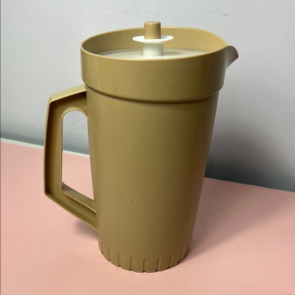 Tupperware Juice Pitcher